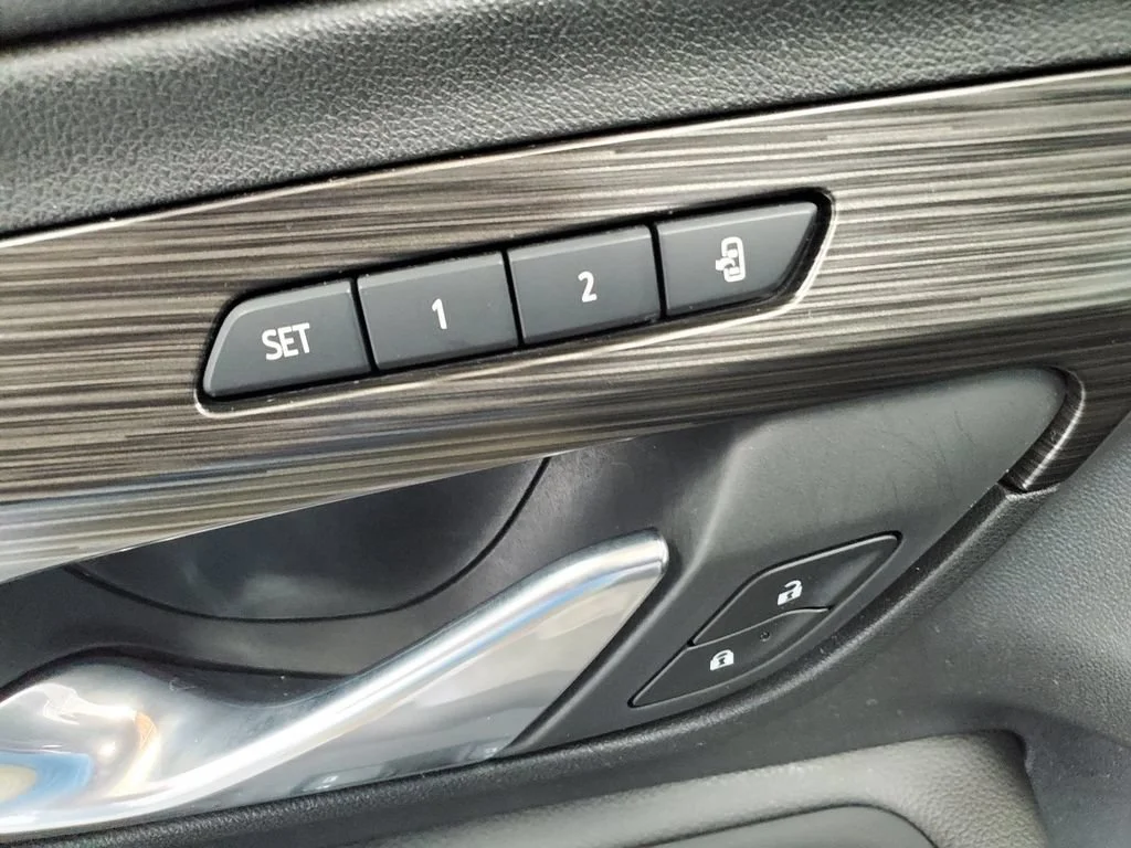 Used 2020 BLUE EMERALD METALLIC GMC SLT image 21