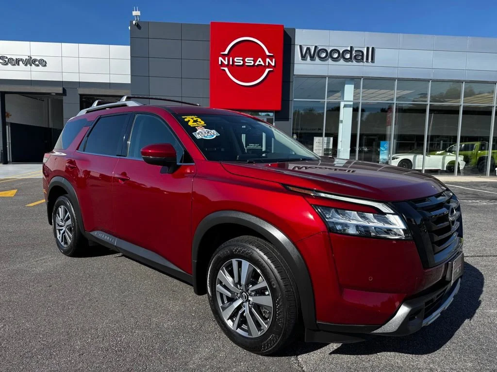 Used 2023 Red Nissan SL image 1