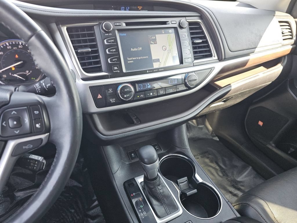 Used 2016 Predawn Gray Mica Toyota Limited Platinum V6 image 33