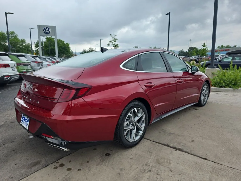 Used 2023 Red Hyundai SEL image 5