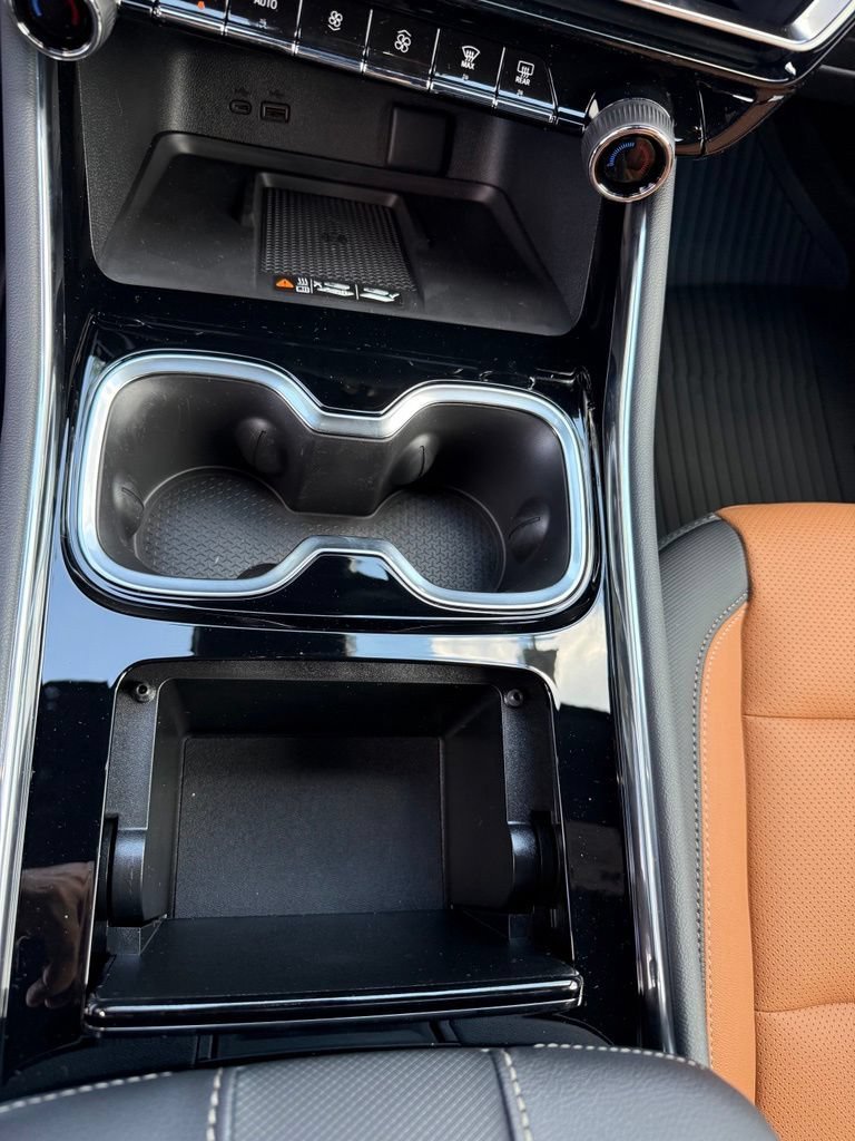 2027 Chevrolet Traverse Z71 - Photo 16