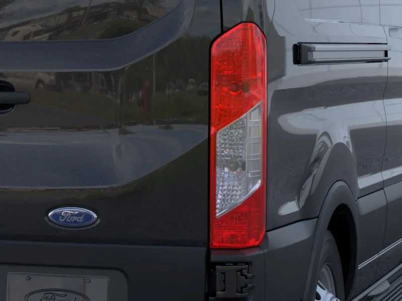 New 2025 Agate Black Metallic Ford  image 49