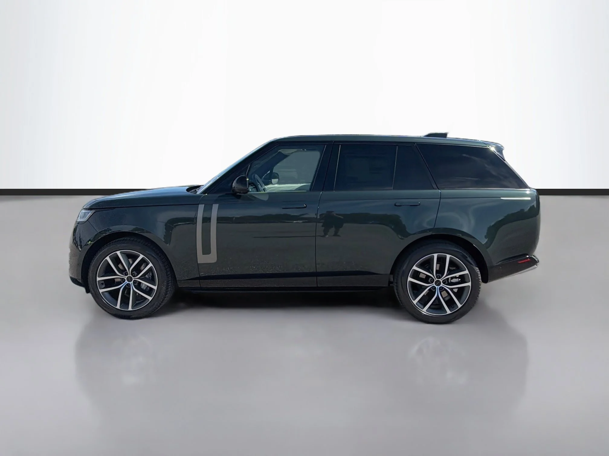 New 2026 Belgravia Green Land Rover SE image 2