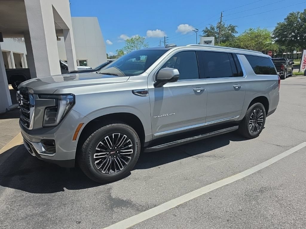Used 2025 Silver GMC Elevation image 2