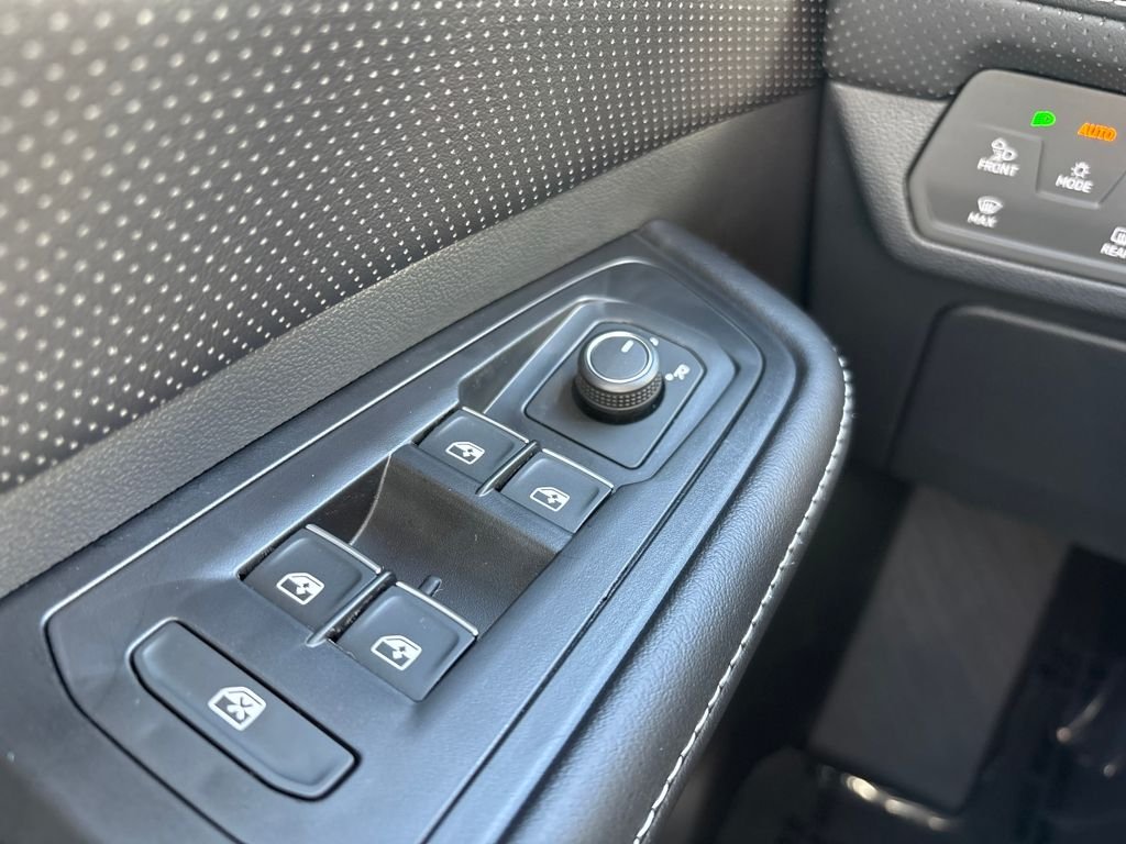 New 2026 Opal White Pearl Volkswagen 2.0T SE image 9