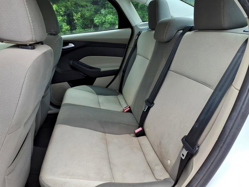 Used 2014 Oxford White Ford SE image 11