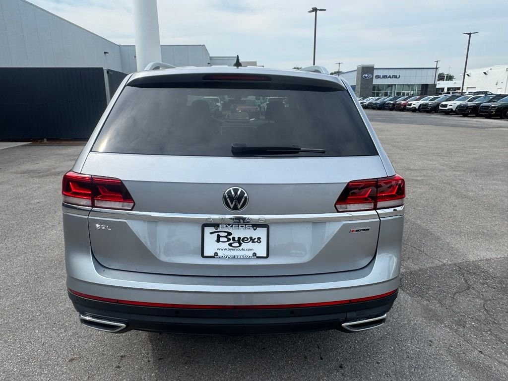 Used 2021 Silver Volkswagen 2.0T SEL image 4