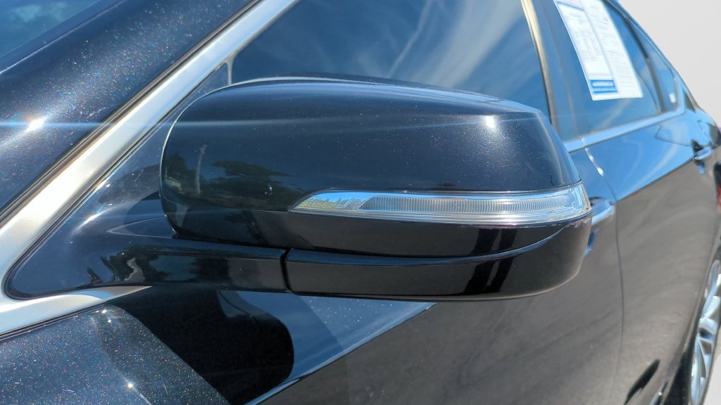 Used 2017 Black Genesis 3.8 image 27