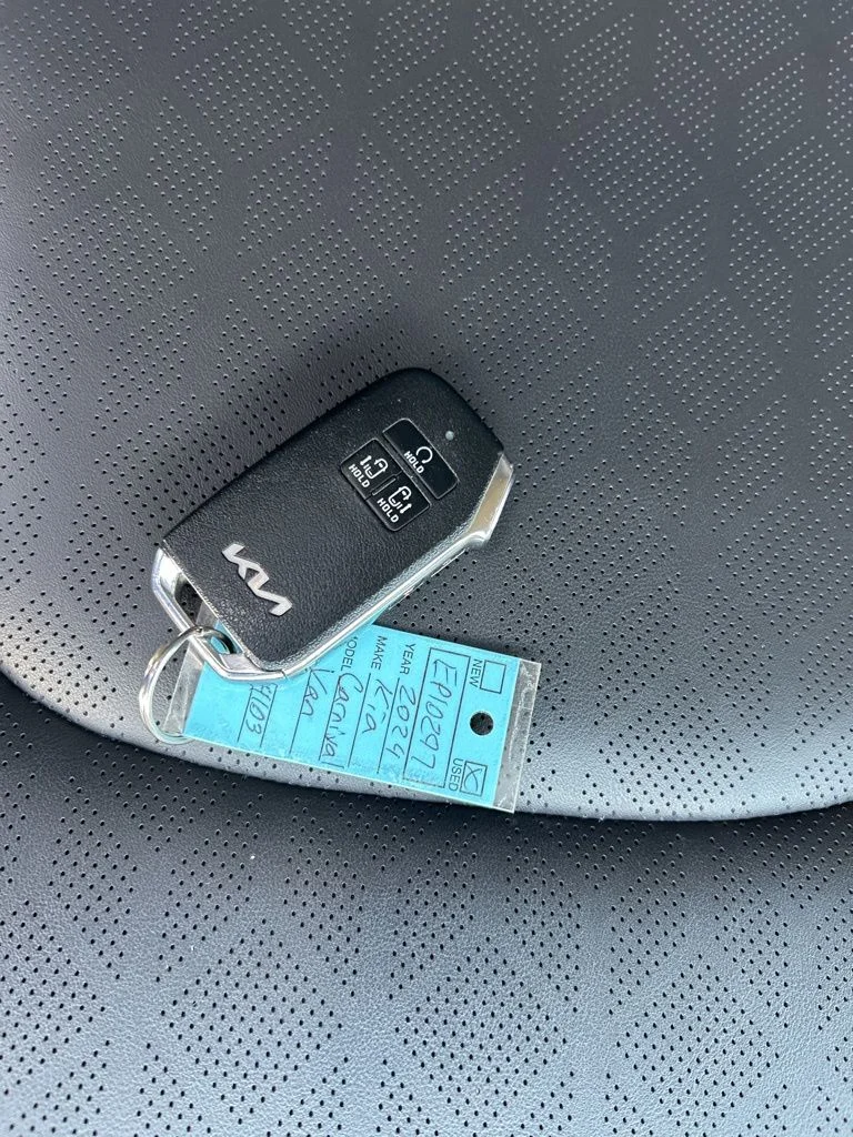 2024 Kia Carnival LX Seat Pkg - Photo 31