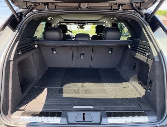 New 2026 Fuji White Land Rover Dynamic SE image 42