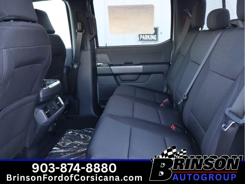 New 2026 Oxford White Ford XLT image 7