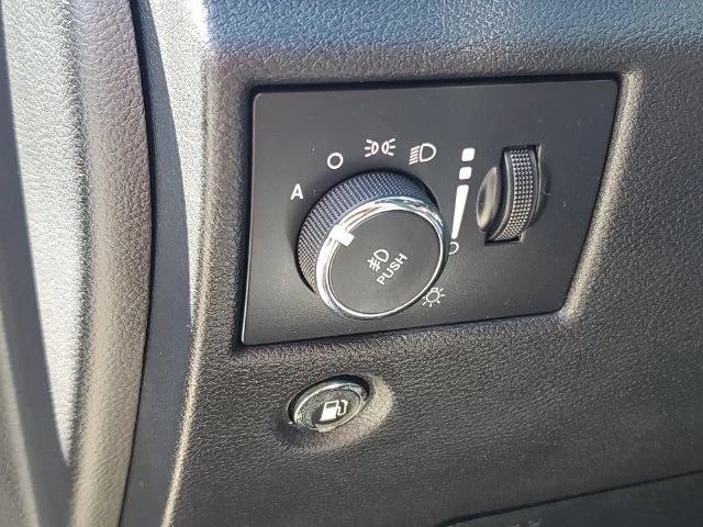 Used 2018 Diamond Black C Jeep Trailhawk image 16