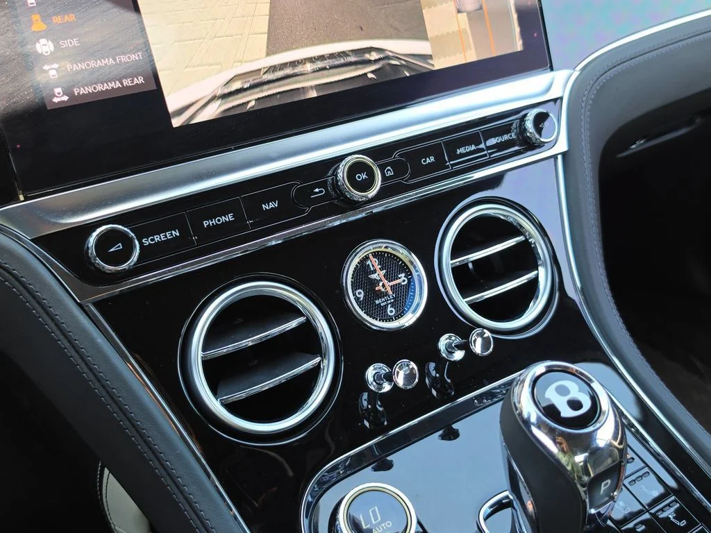 Used 2022 Glacier White Bentley Speed image 21