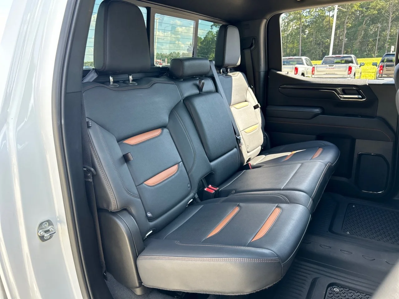 Used 2025 Summit White GMC AT4 image 21