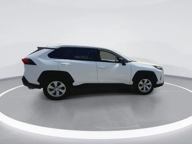 Used 2025 White Toyota LE image 12