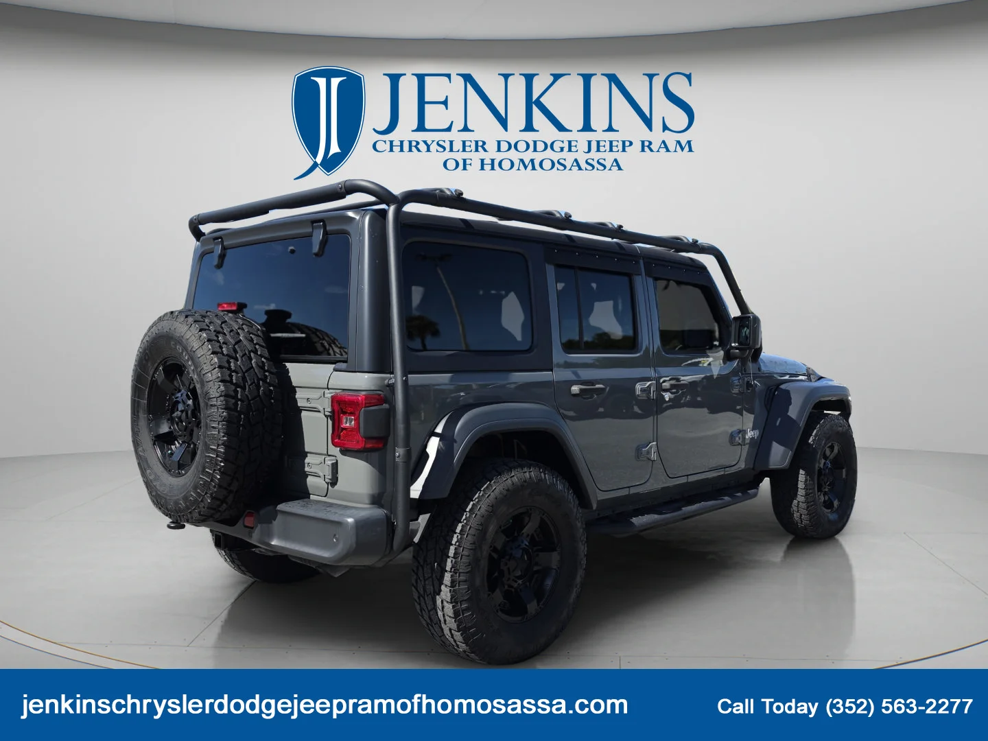 Used 2020 Sting-Gray Clearcoat Jeep Sport S image 5