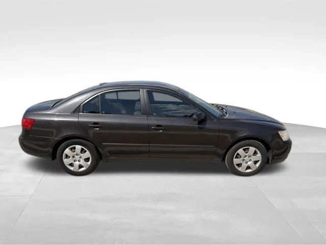 Used 2009 Brown Hyundai GLS image 2