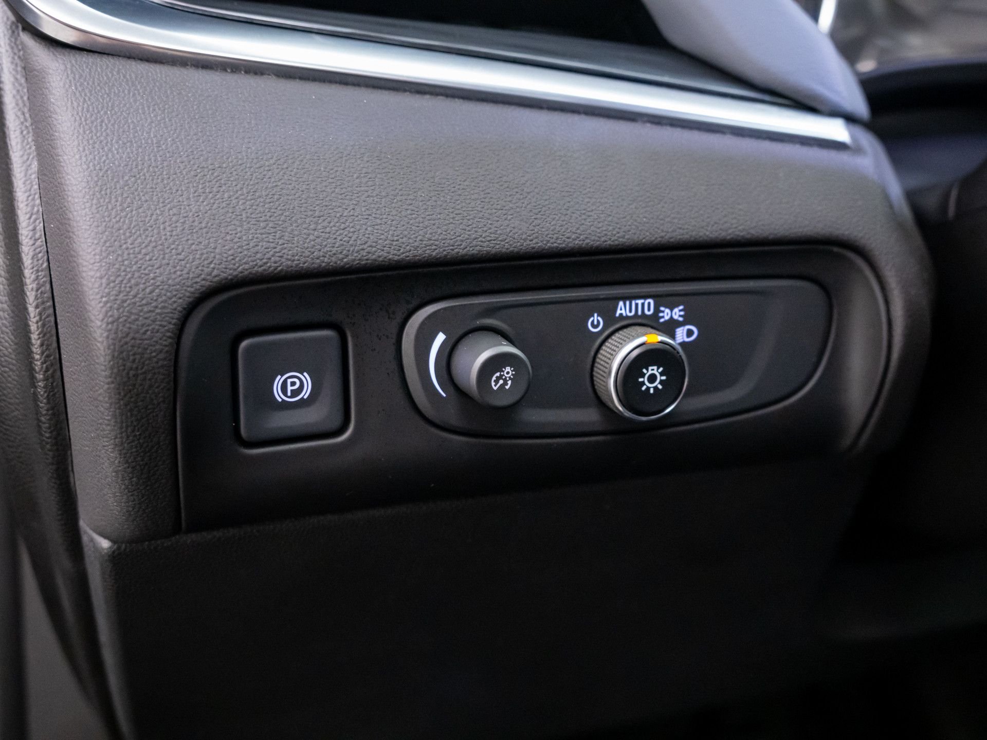 Used 2021 Gray Buick Premium Group image 22