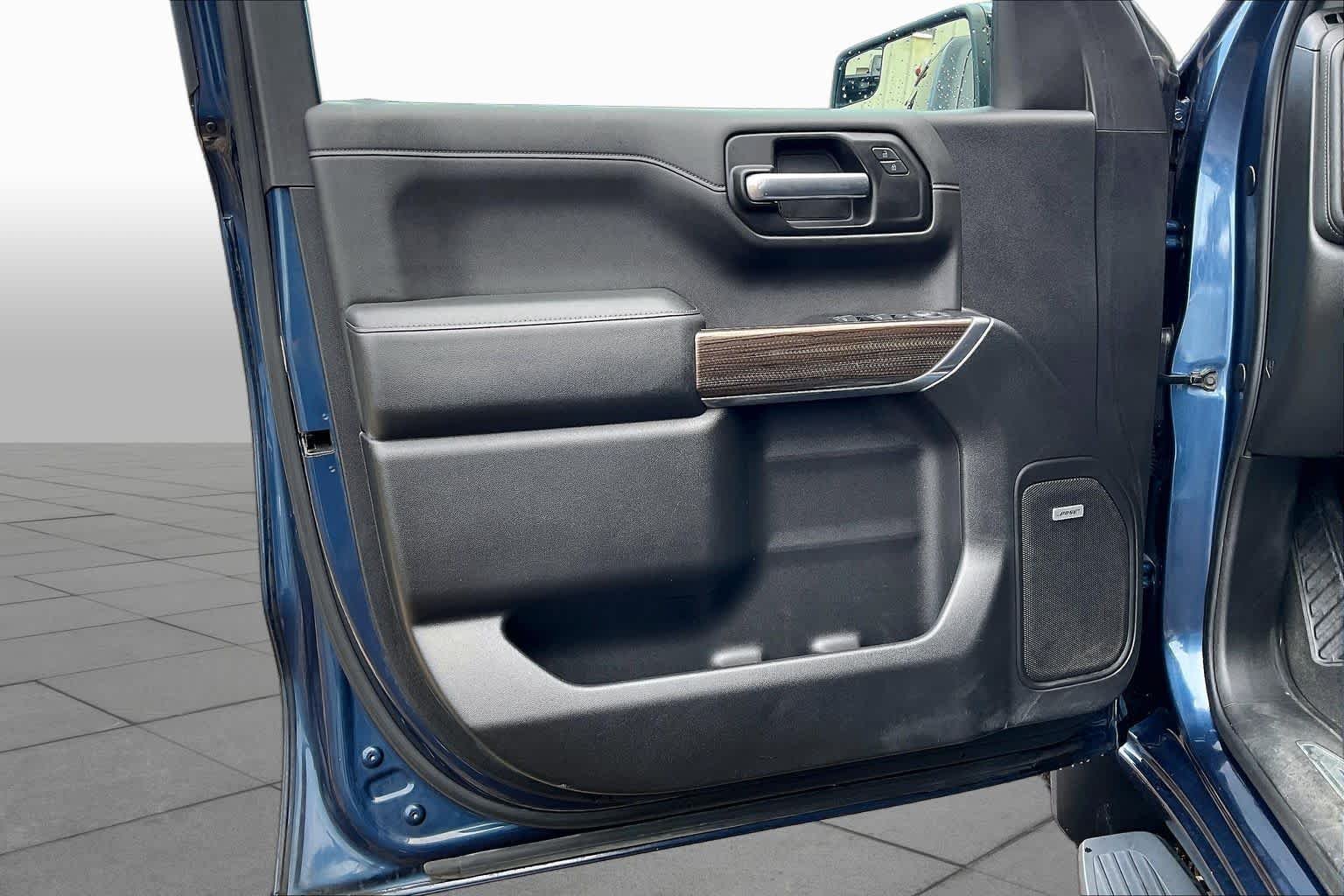 Used 2019 Northsky Blue Metallic Chevrolet RST image 22