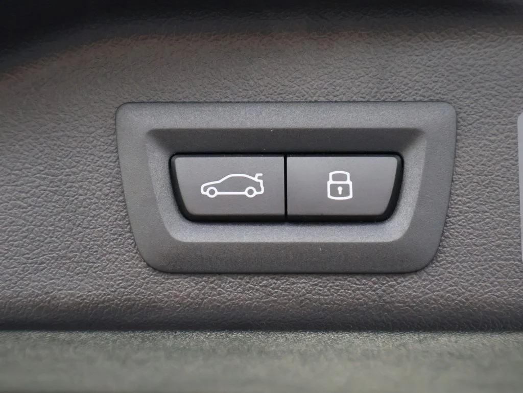 New 2026 Gray BMW xDrive40i image 18