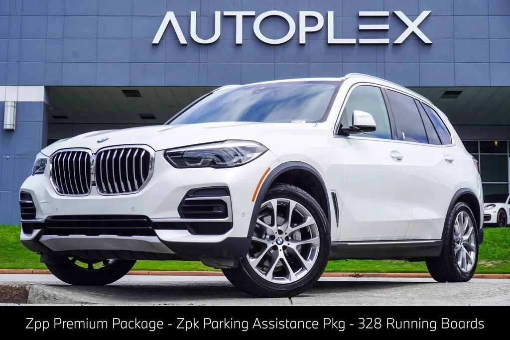 Used 2023 White BMW sDrive40i image 1