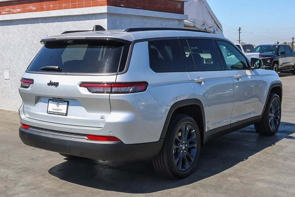 New 2026 Silver Jeep 85th Anniversary Edition image 9
