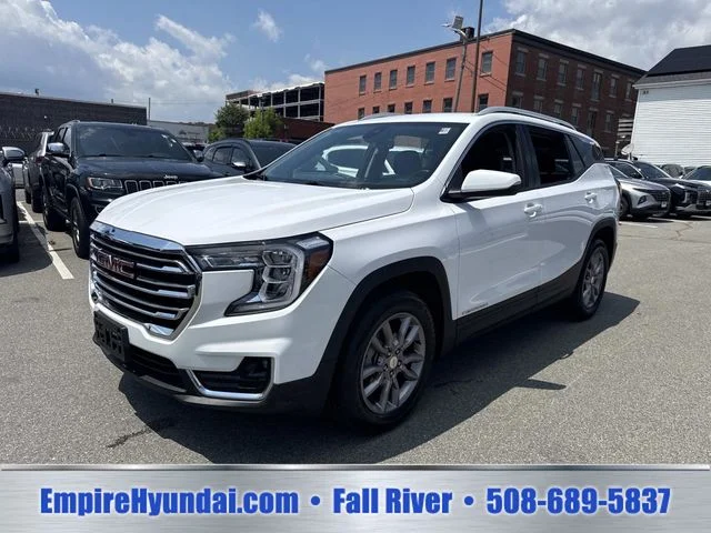 Used 2024 White GMC SLT image 12