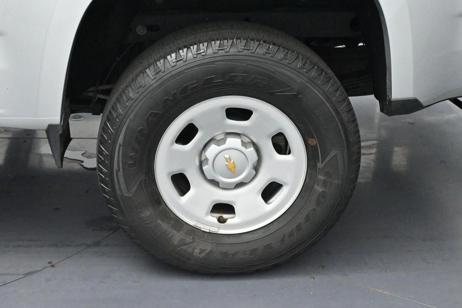 Used 2019 SILVER ICE METALLIC Chevrolet 2WD Work Truck image 28