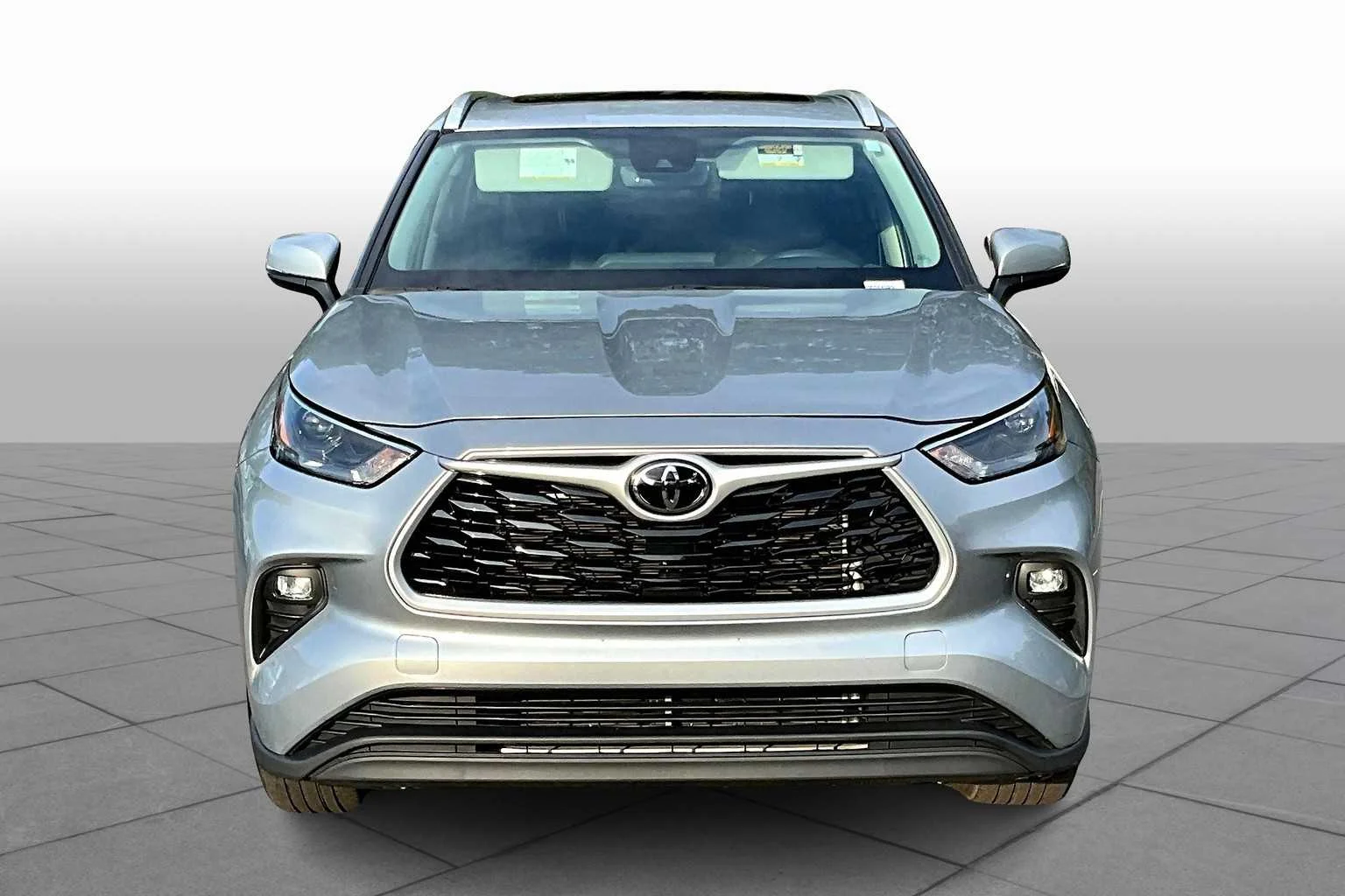 Used 2023 Celestial Silver Metallic Toyota XLE image 4