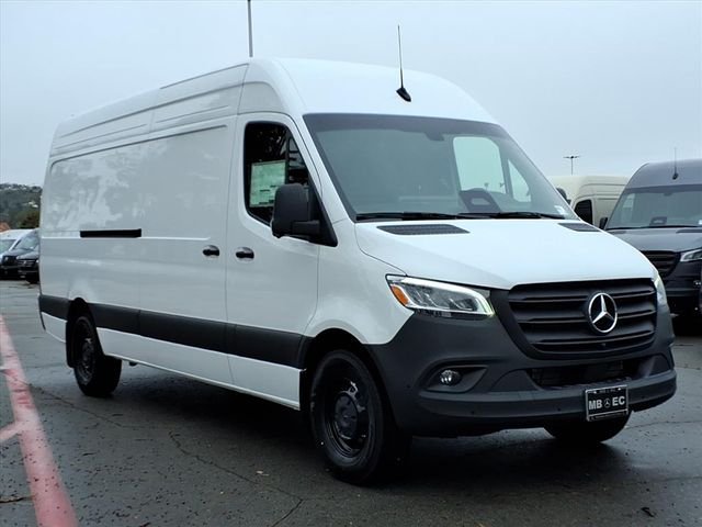 New 2026 White Mercedes-Benz Cargo 170 WB image 19
