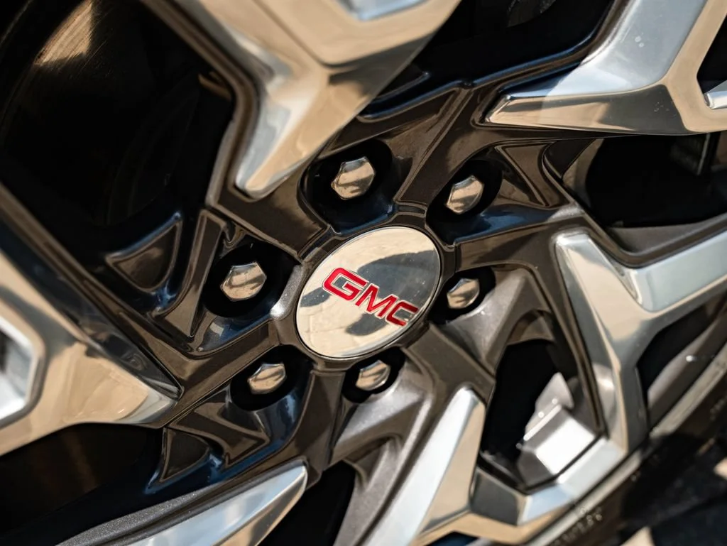 Used 2023 Titanium Rush Metallic GMC SLT image 8