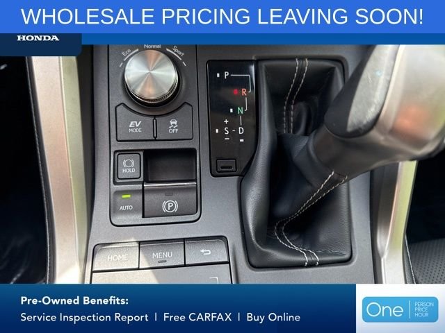 Used 2020 White Pearl Lexus 300h image 31