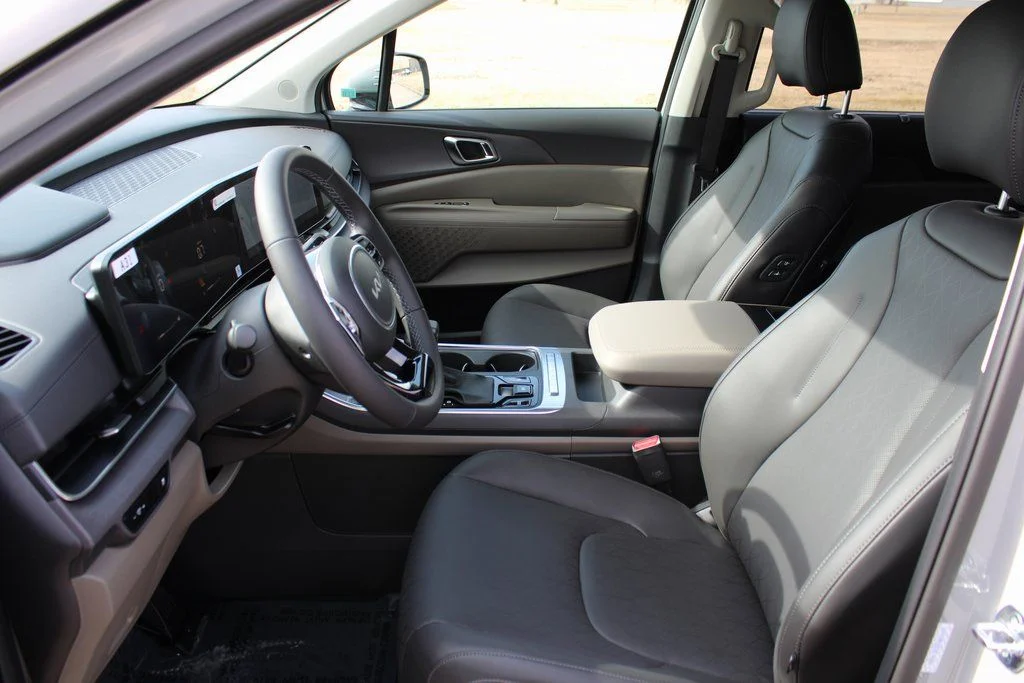 New 2026 White Kia EX image 5