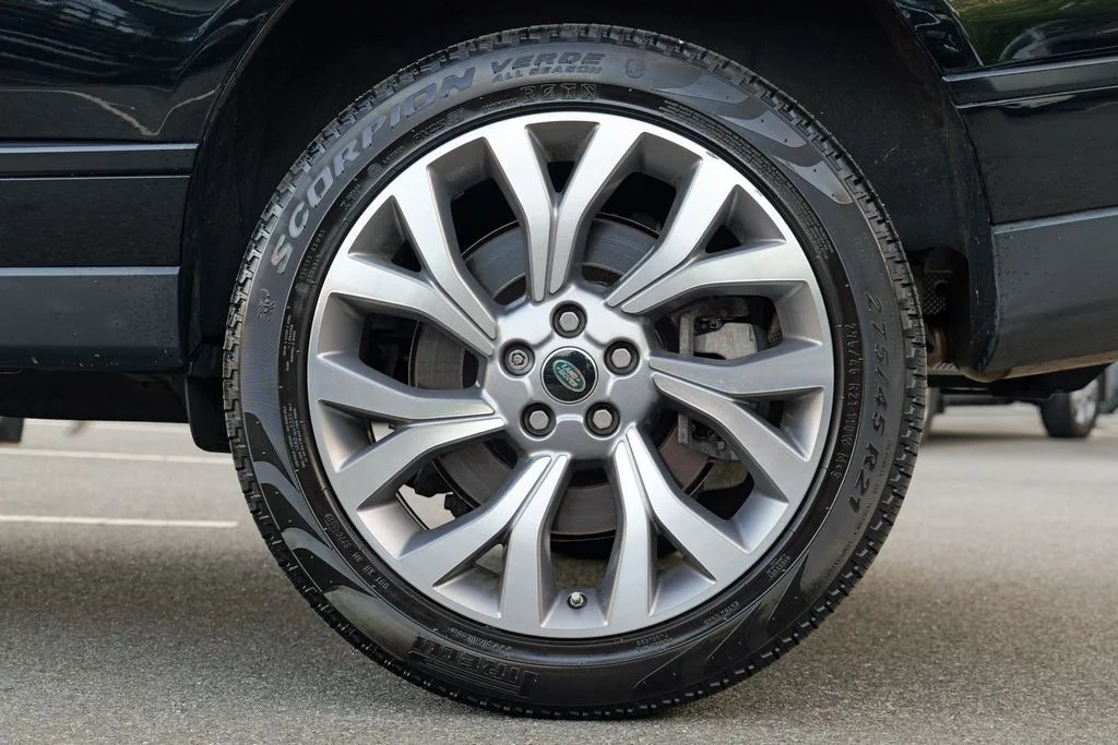 Used 2020 Santorini Black Metallic Land Rover HSE image 14