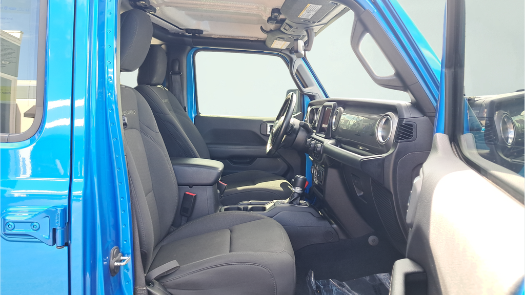 Used 2020 Blue Jeep Overland image 16