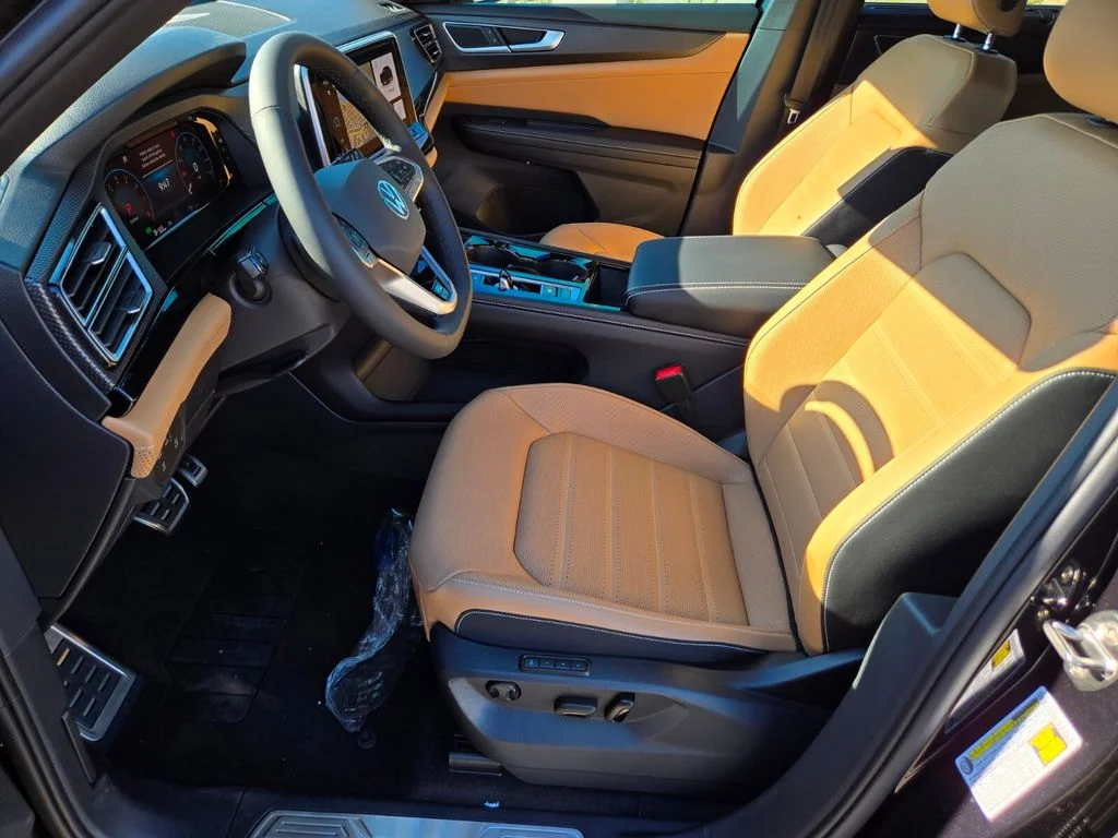 New 2026  Volkswagen 2.0T SEL R-Line Black image 6