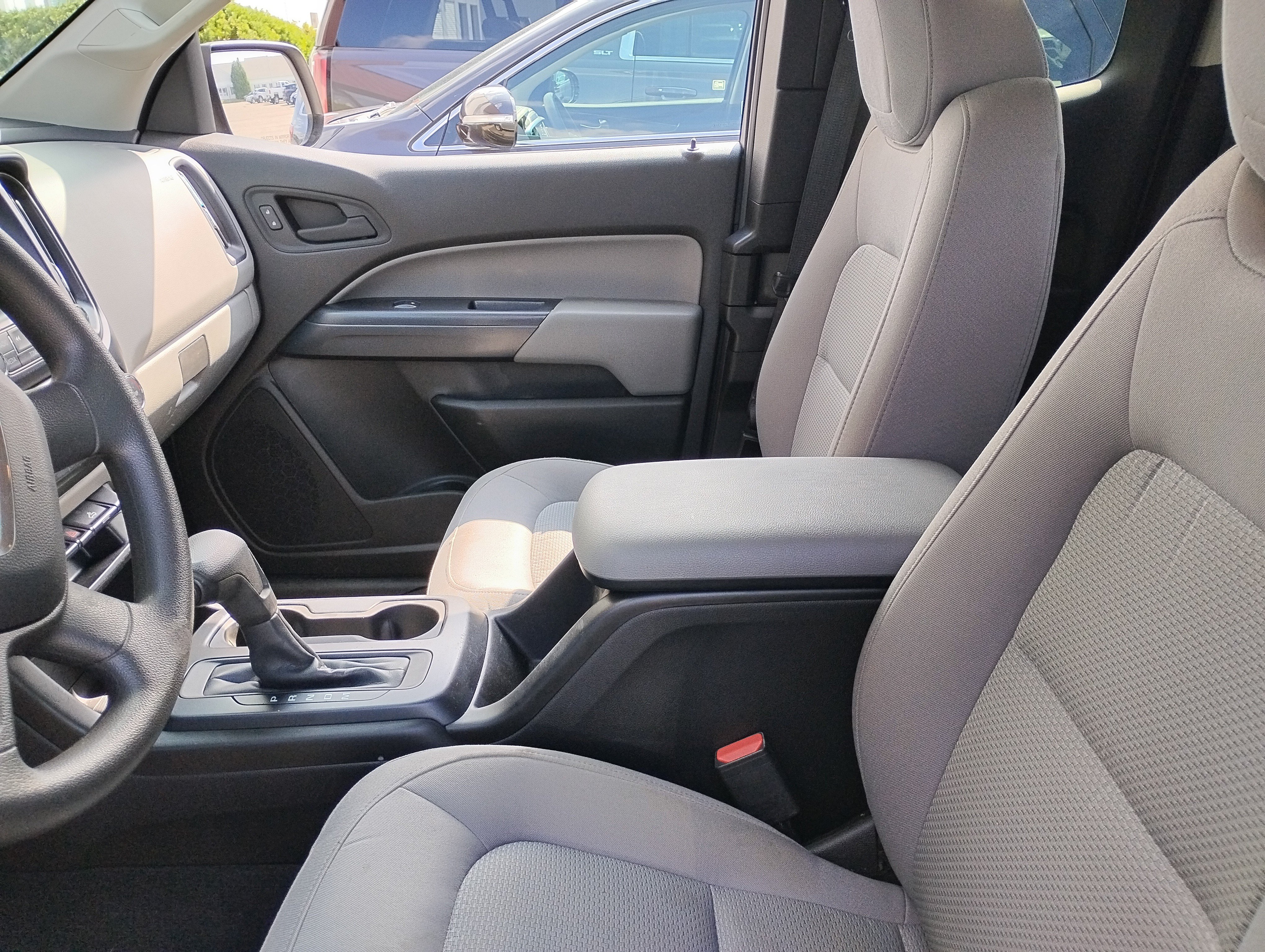 Used 2015 Quicksilver Metallic GMC 2WD image 5