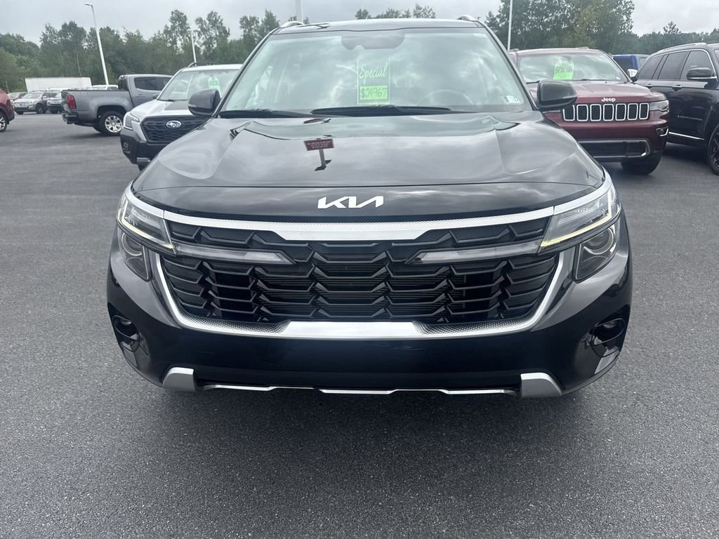 Used 2024 Black Kia S image 3