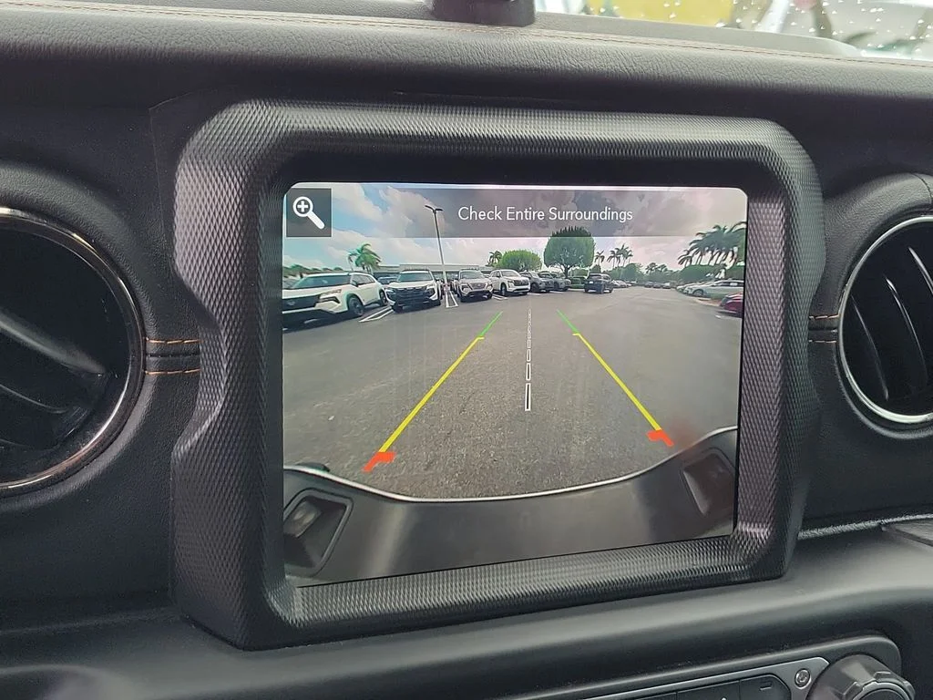 Used 2021 Silver Jeep Overland image 29