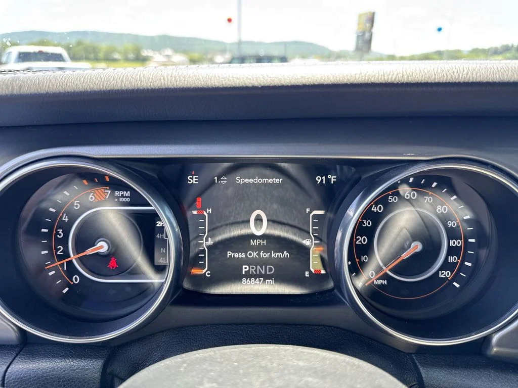 Used 2019 Blue Jeep Unlimited Sahara image 15