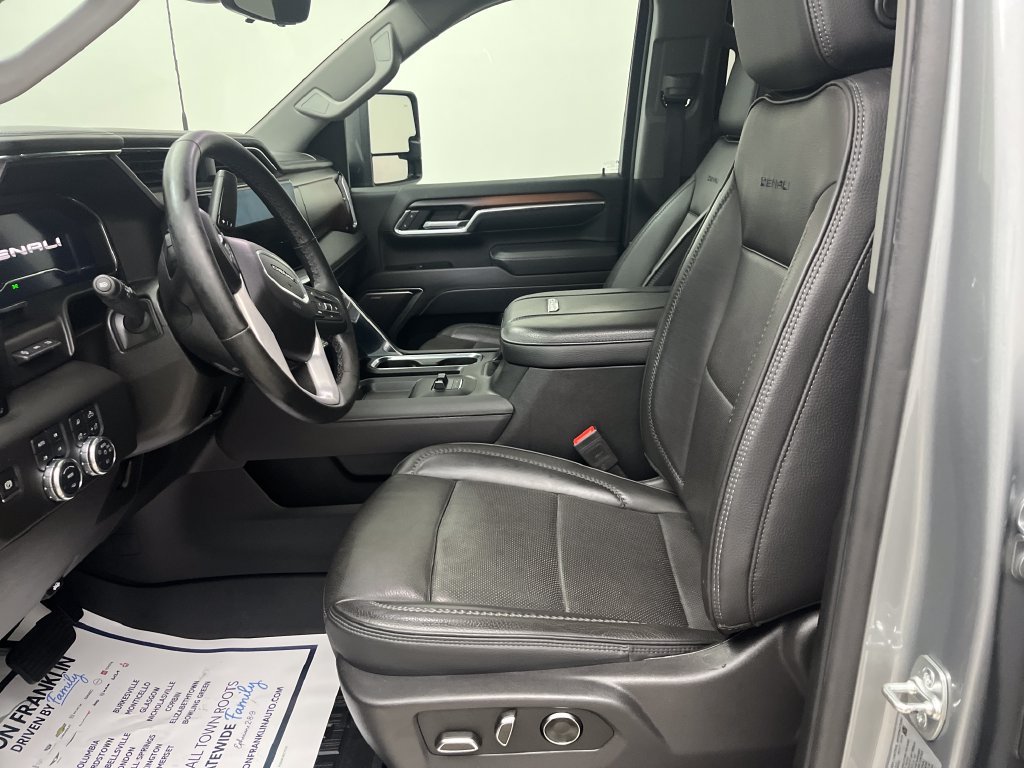 Used 2025 Silver GMC Denali image 12