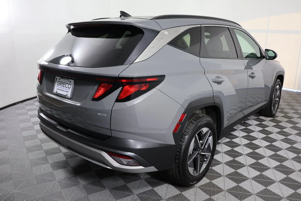 Used 2025 Gray Hyundai SEL image 8