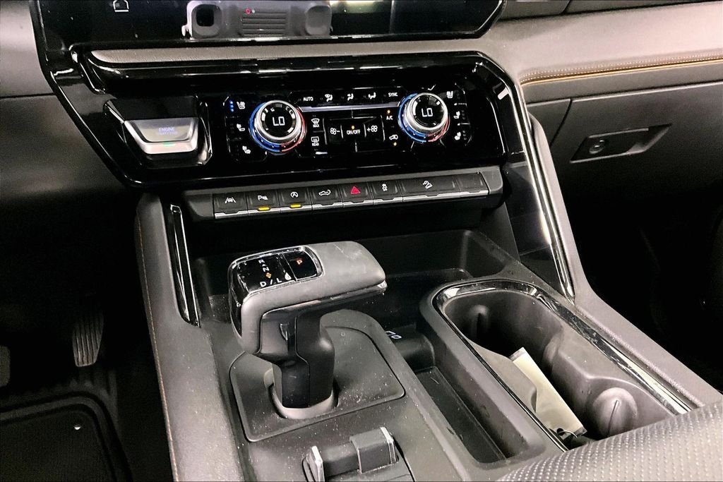 Used 2025 White GMC AT4 image 7