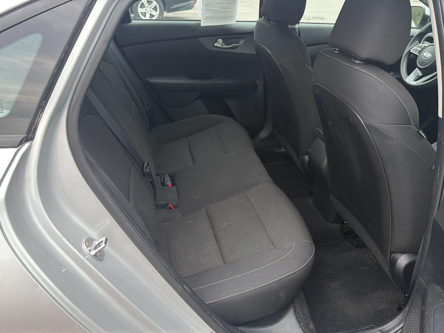 Used 2020 Silky Silver Kia  image 17