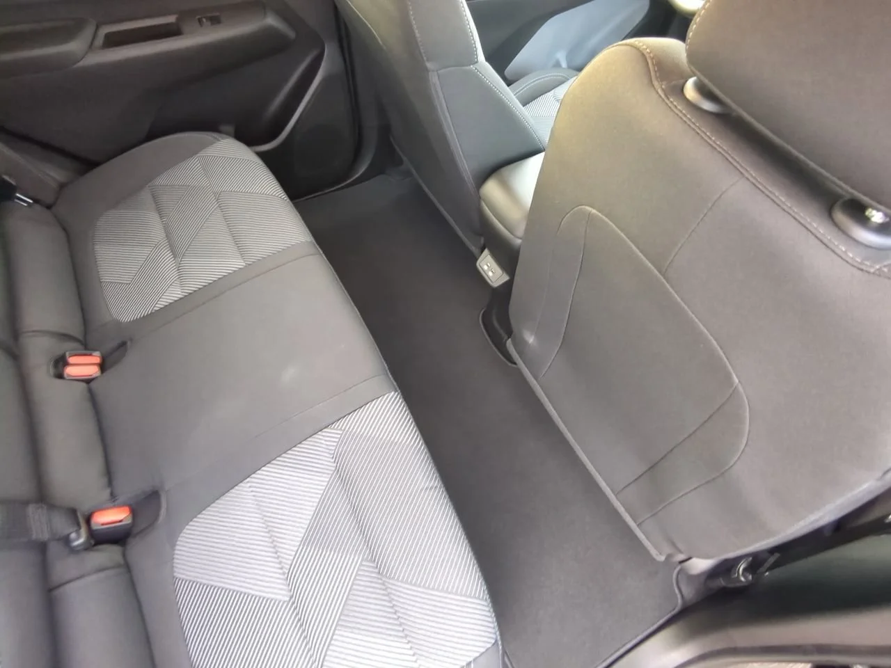 New 2027 Mosaic Black Metallic Chevrolet LT image 36
