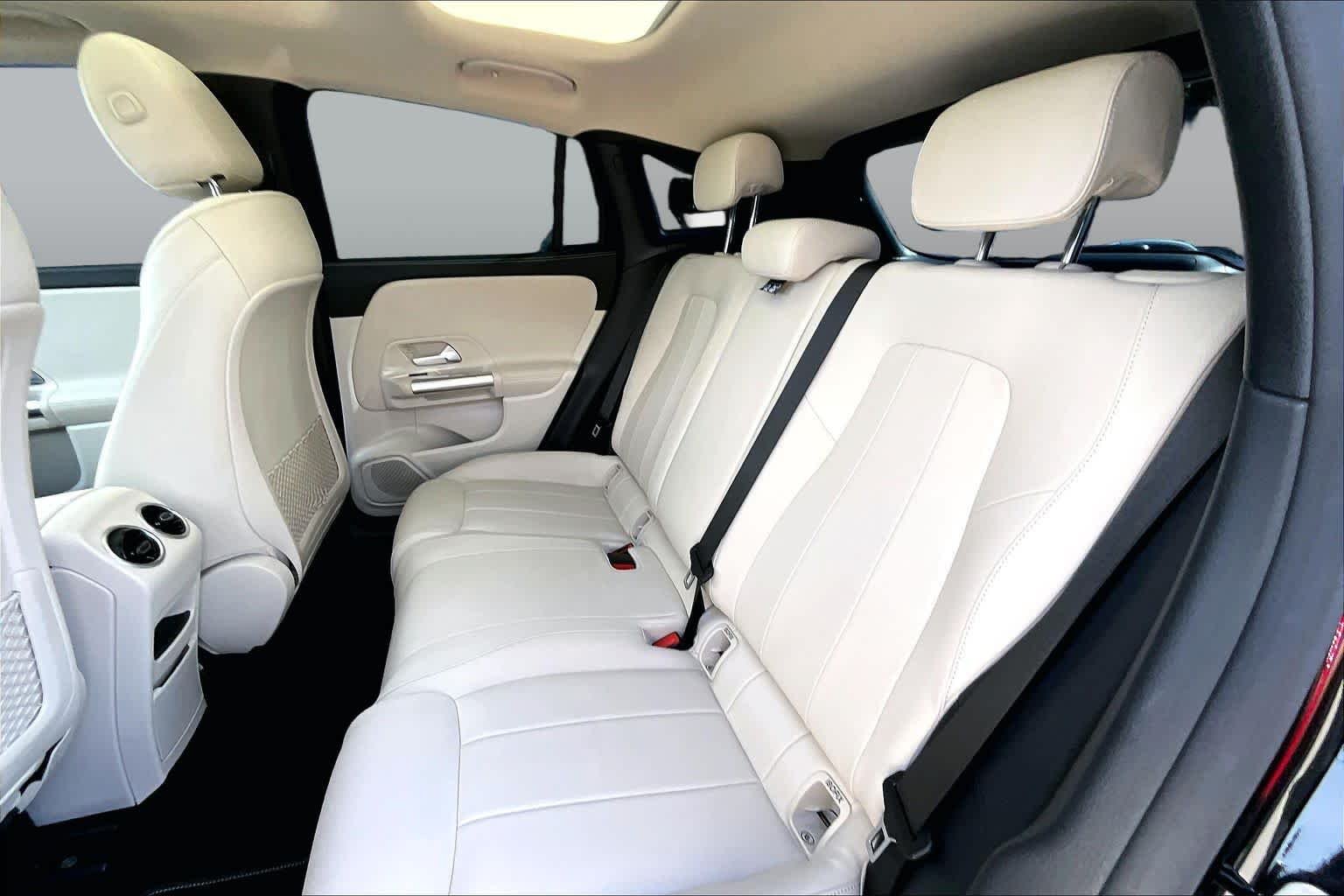 Used 2023 Night Black Mercedes-Benz GLA 250 image 21