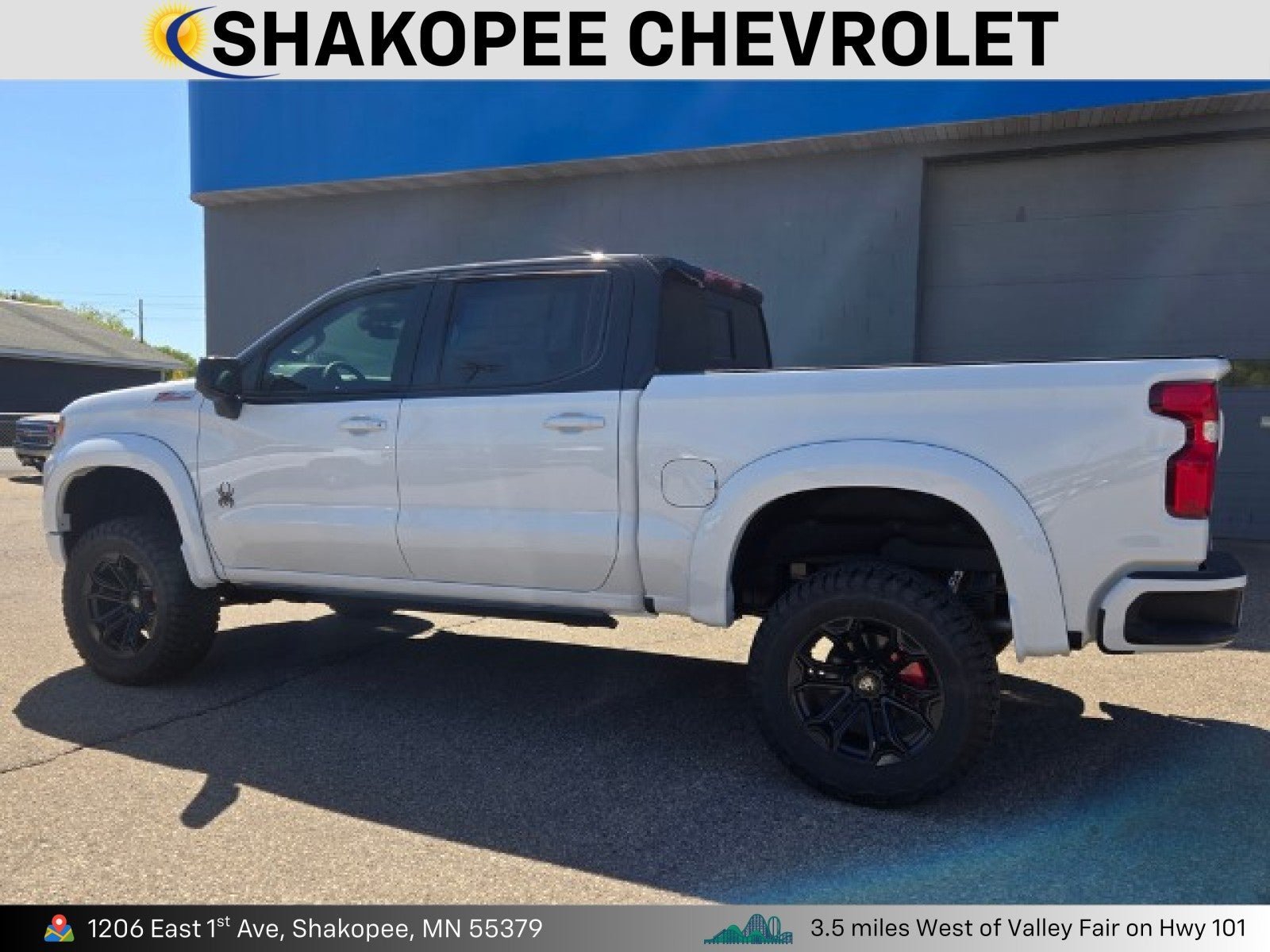 New 2026 Summit White Chevrolet RST (Black Widow Edition)  image 24