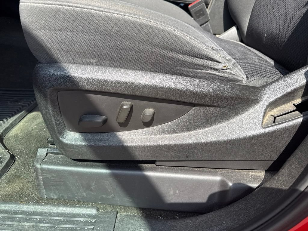 Used 2015 VICTORY RED Chevrolet LT image 13