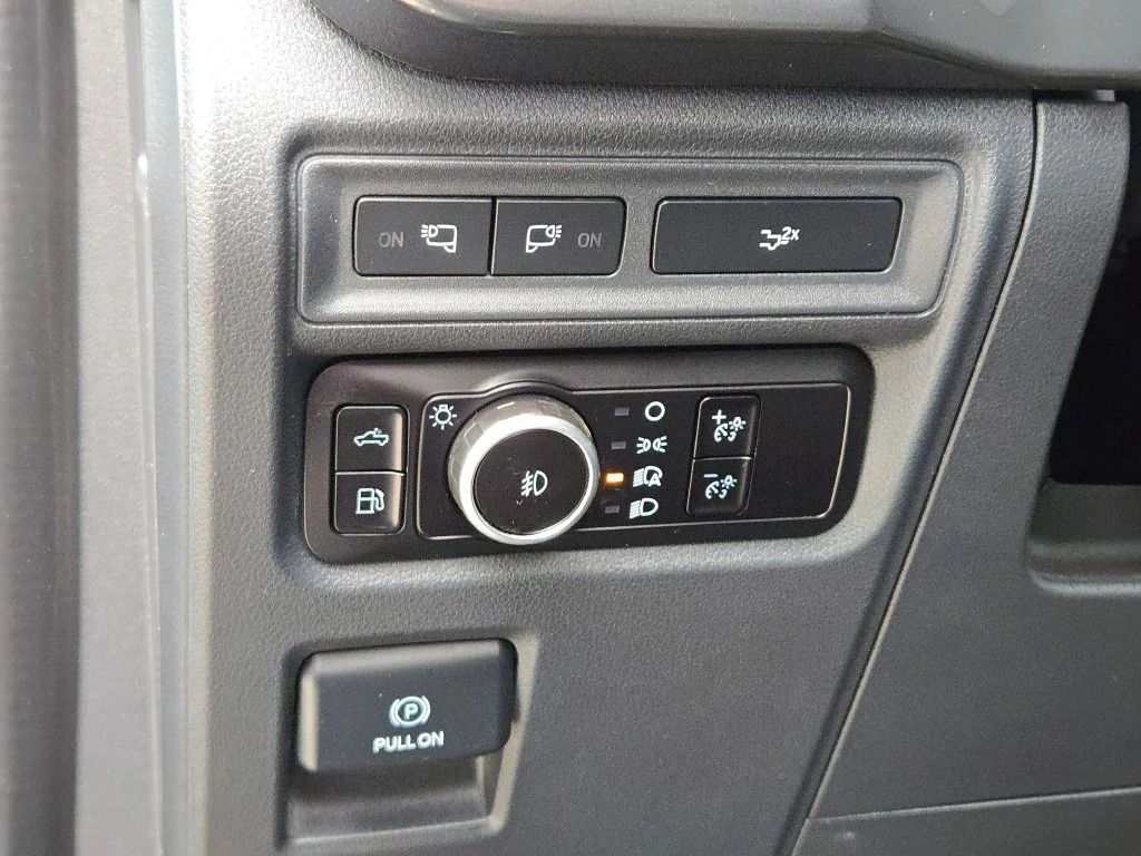 Used 2023 Gray Ford XLT image 25