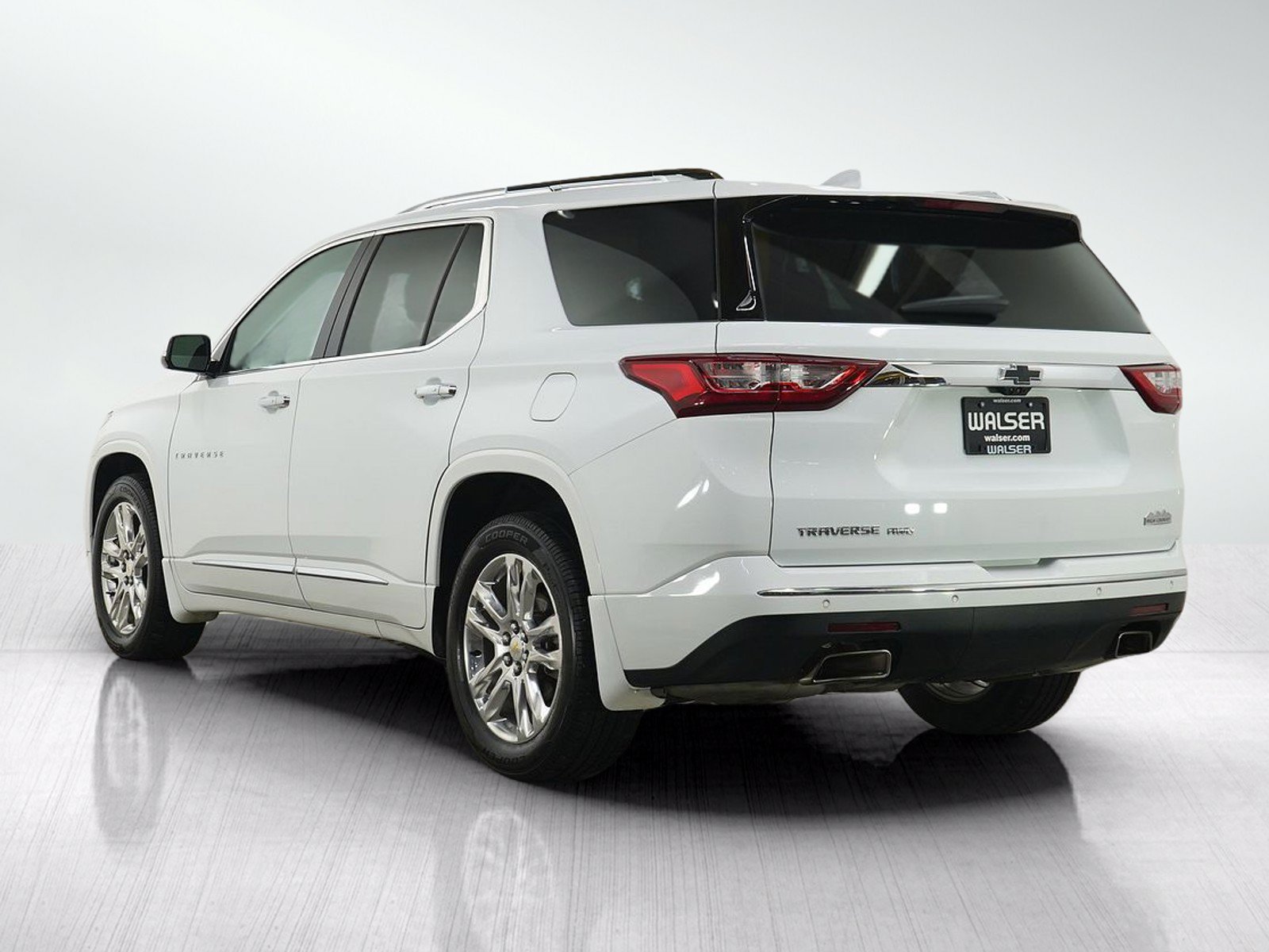 Used 2019 Summit White Chevrolet AWD 4dr High Country w/2LZ image 3